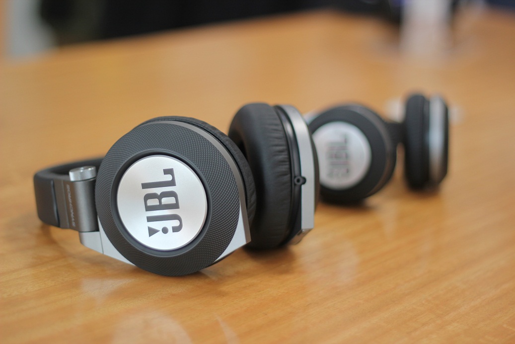 JBL E50BT - JBL headphones in Nepal