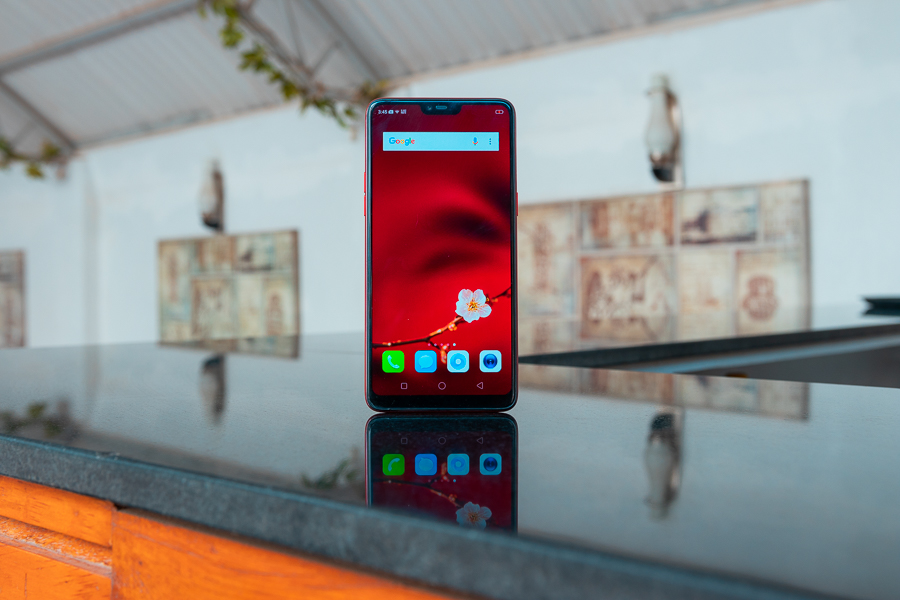 OPPO F7 REVIEW display fullhd notch