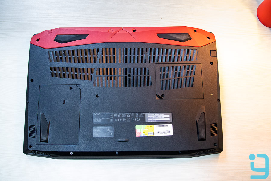 acer predator helios 300 cooling vents
