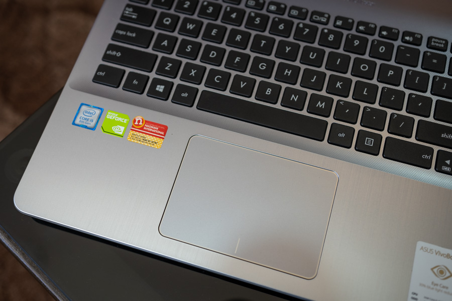 Asus VivoBook X542U Trackpad and keyboard