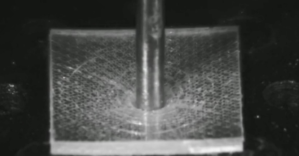 Scientists created shatterproof-glass