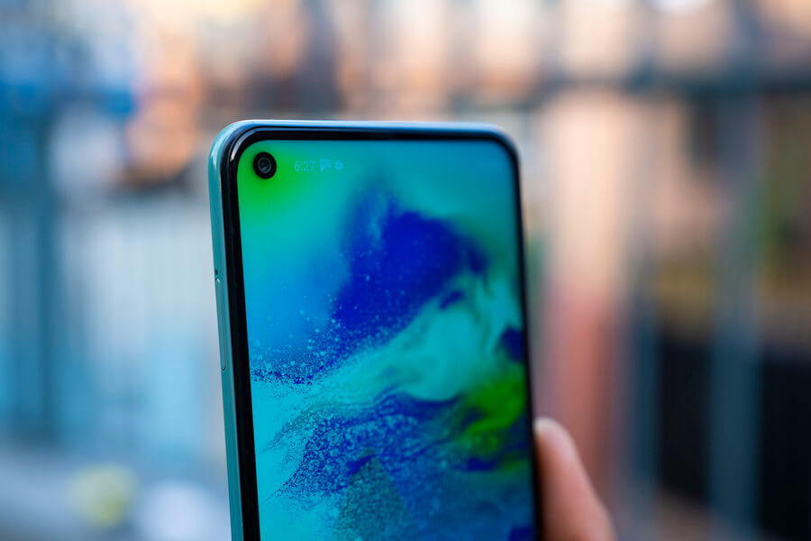 samsung galaxy m40 punch hole display