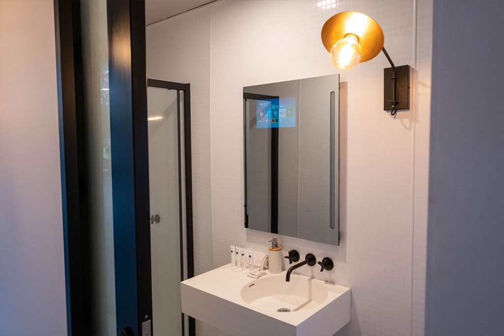 oppo 5g smart hotel smart mirror