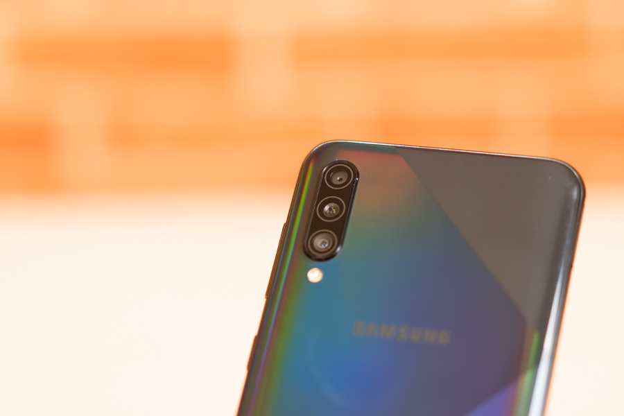 samsung galaxy a50s triple rear back camera led flash