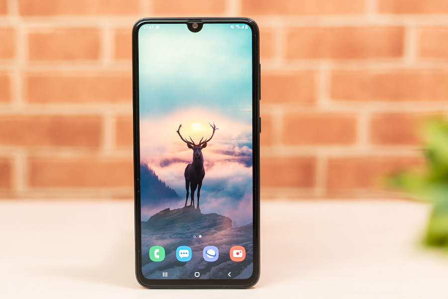 samsung galaxy a70s display front