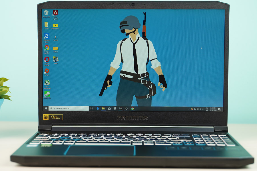 Acer Predator Helios 300 2019 Display 720p webcam