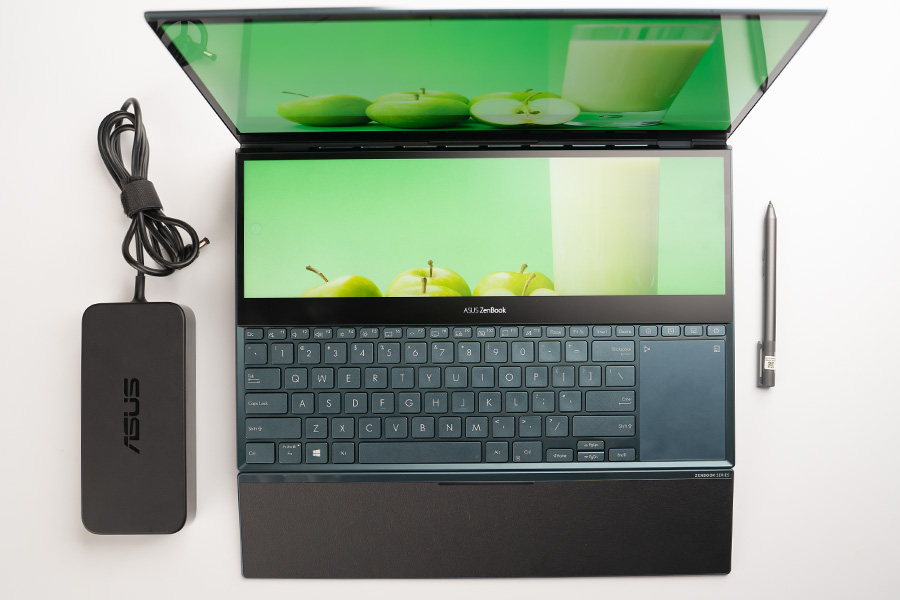 ASUS ZenBook Pro Duo Full Accessories Setup