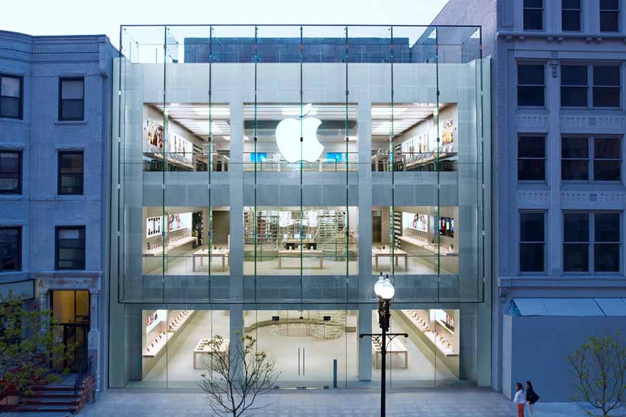 Apple Store (USA) COVID-19 smartphone industry