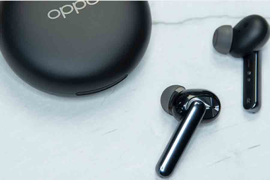 Oppo Enco W31 Design charing case earbuds TWS