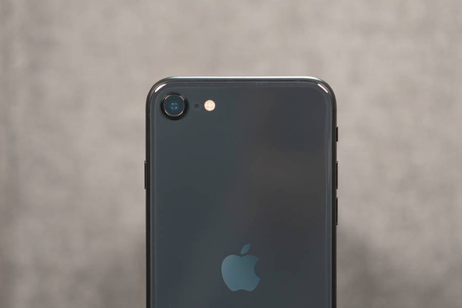 Apple iPhone SE 2020 - Back Camera