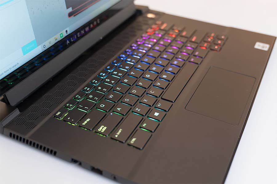 Alienware m15 R3 Review: Powerful Laptop With Some Minor Issues