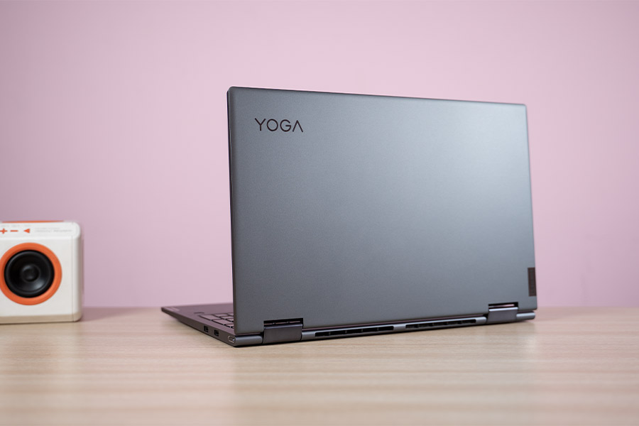 Lenovo Yoga 7i Review (15