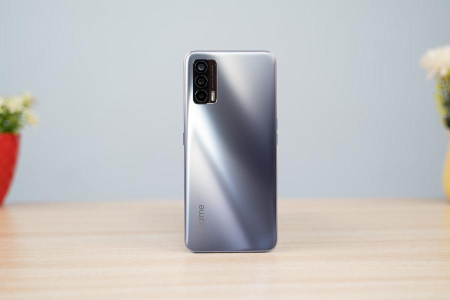 Realme X7 - Design 2