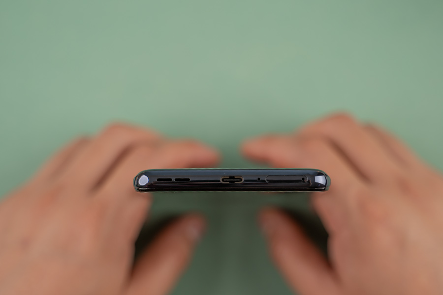 OnePlus 9 - Ports