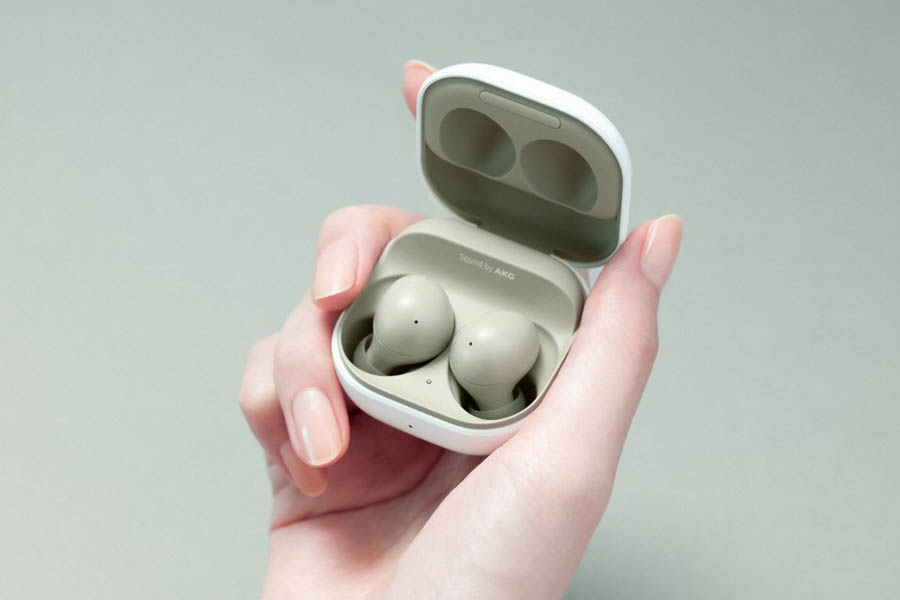 Samsung Galaxy Buds 2 with Case