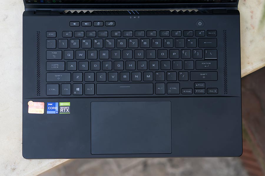 Asus ROG Zephyrus M16 - Keyboard - Trackpad