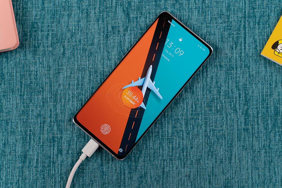 Realme GT Master Explorer Edition - Charging