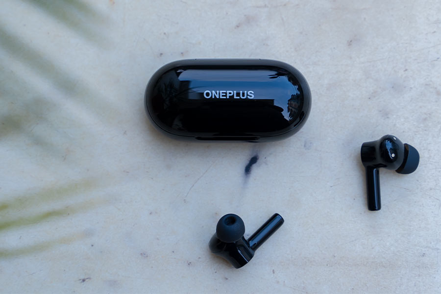 OnePlus Buds Z2 - Design 1