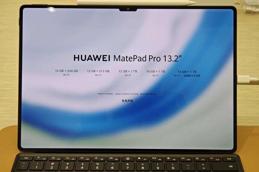 Huawei MatePad Pro 13.2 Design and Display