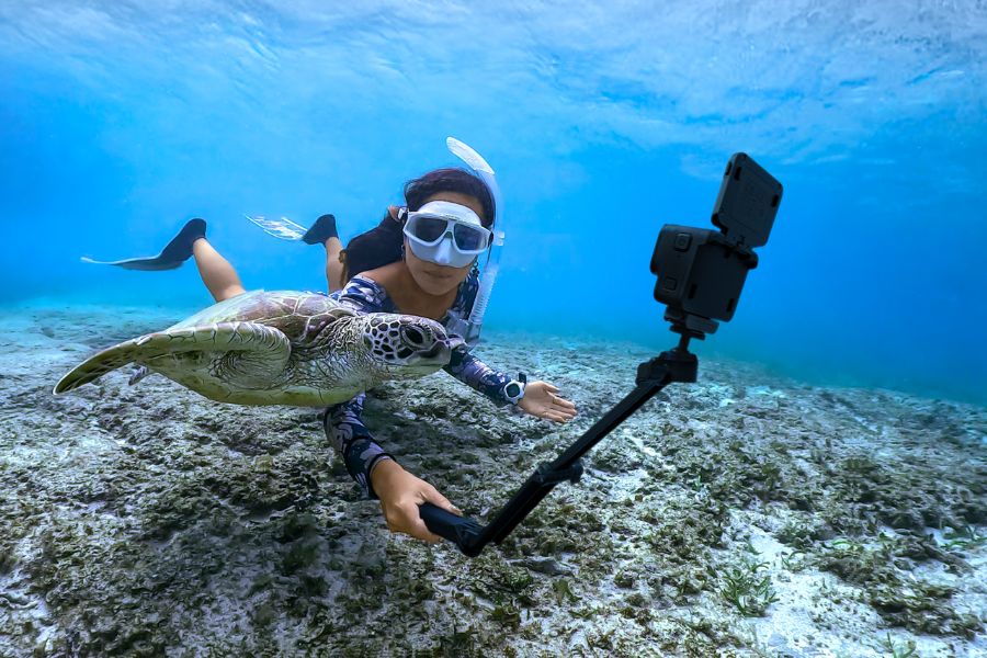 Insta360 Ace Pro Underwater.jpg
