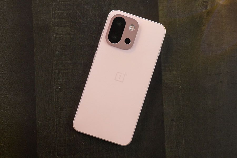 OnePlus 13s Design