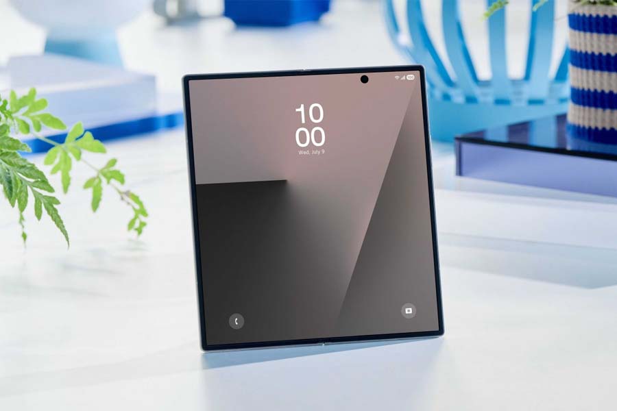 Samsung Galaxy Z Fold7 display