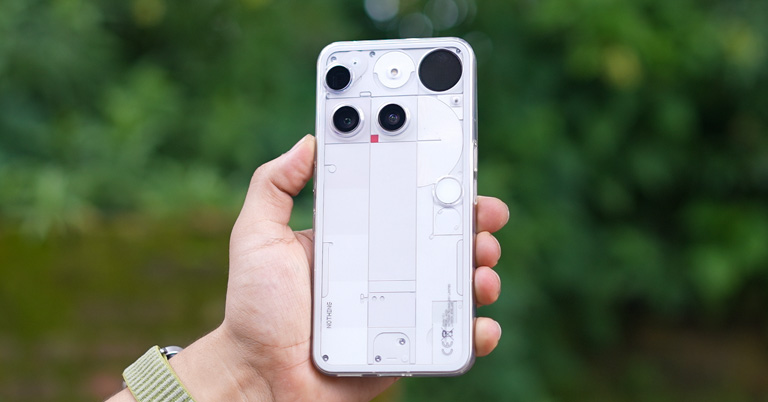 Nothing Phone (3) review: A flagship fumble