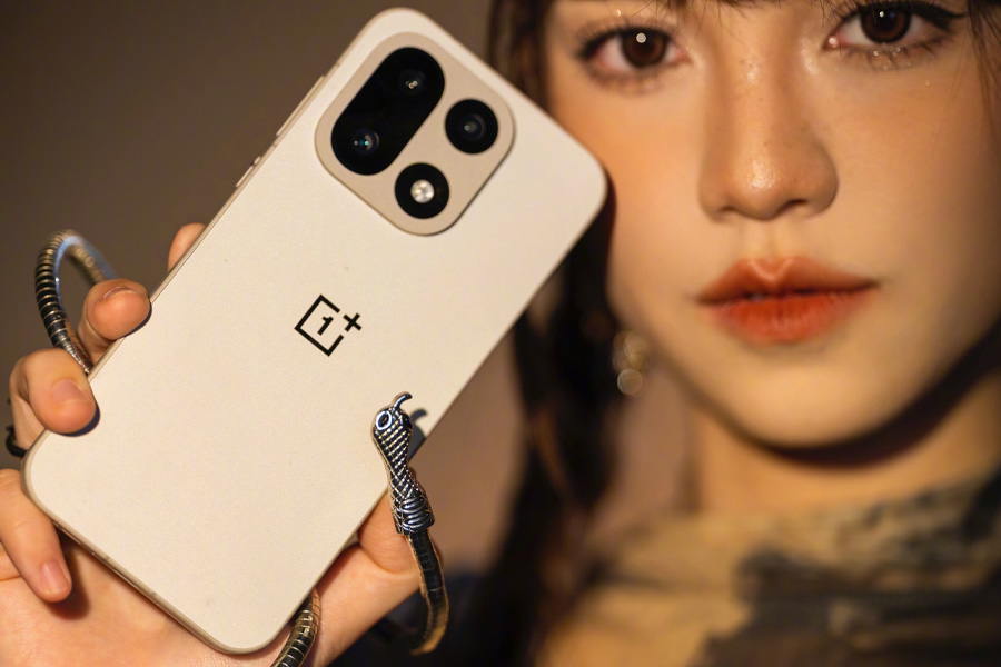 OnePlus 15 Design