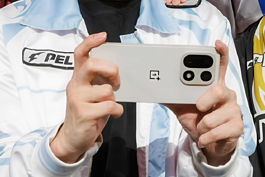 oneplus 15 design