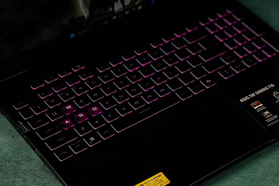 ASUS TUF Gaming F16 2025 trackpad and keyboard